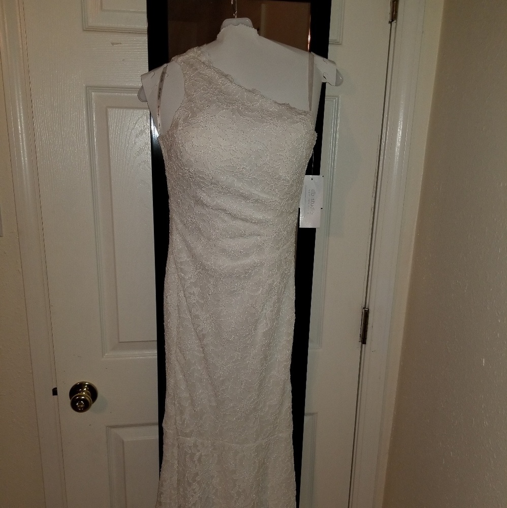 Brand New Beautiful Wedding Dress Size 0